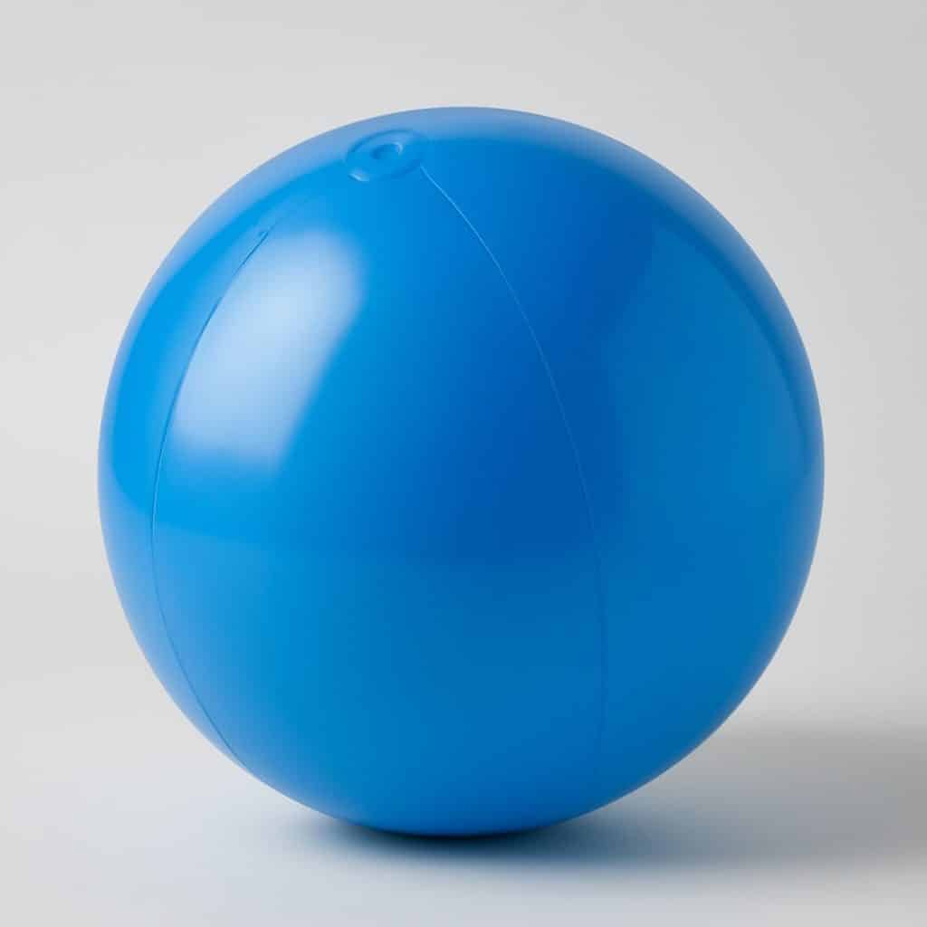 Ballon bleu gonflable pour piscine Ø35cm présenté seul