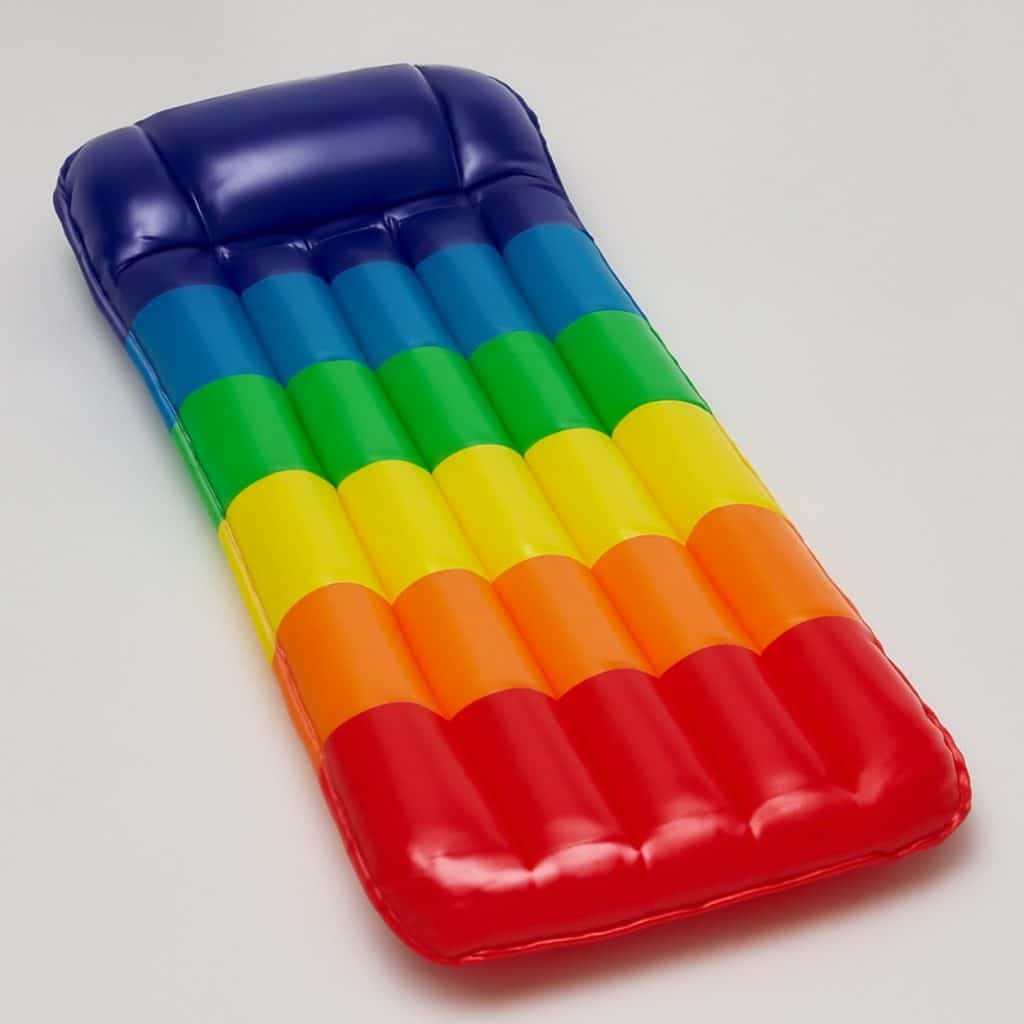 Matelas gonflable individuel multicolore de loisir présenté seul